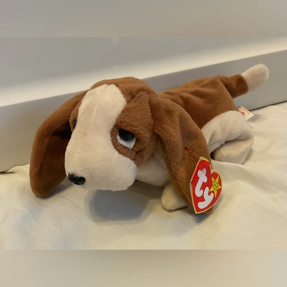 Ty Tracker the Basset Hound beanie baby dog